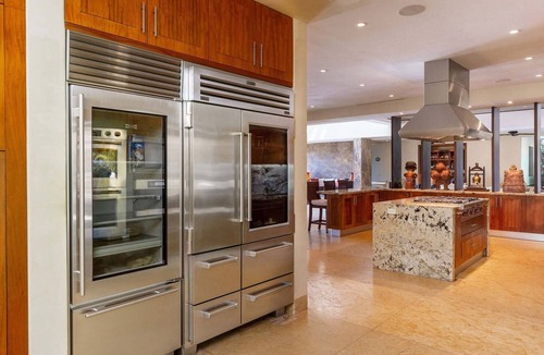 San Francisco Villa | Beachfront Villa w/large pool, 5 huge BR's all with Ocean Views & 5-pers. staff