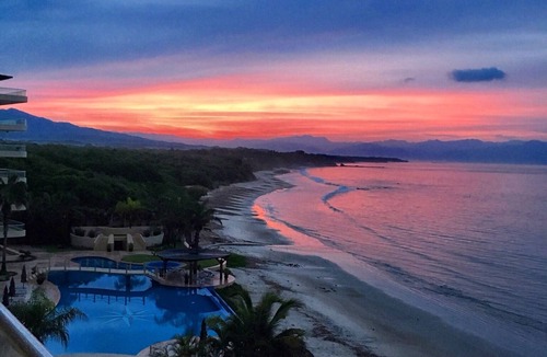 Emiliano Zapata Condo | 🇲🇽BEACHFRONT with Spectacular Views! 🇮🇹 25% off Nov 16-Dec 18, 2023