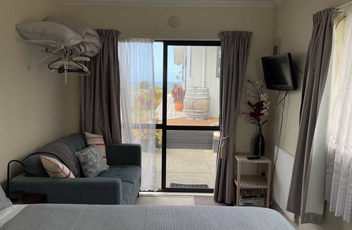 Eskdale Apartment | Beachside Studio close to cafes & wineries