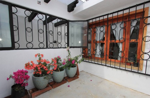 De La Merced Apartment | Beautiful and colorful house in the center of the city