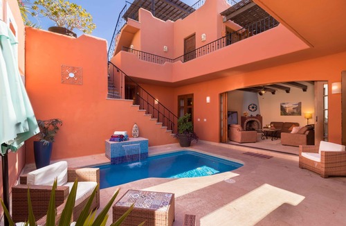 Nopolo House | Beautiful 2 BD & 2.5 BA with Private Pool amazing views!