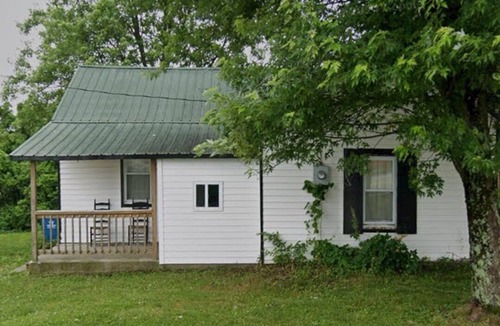 Williamstown House | Beautiful 2-bedroom house in charming Williamstown. Miles from The Ark Encounter