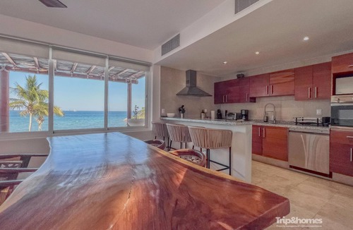 La Paz Villa | Beautiful 3BR/3Ba villa includes beach club & golf cart