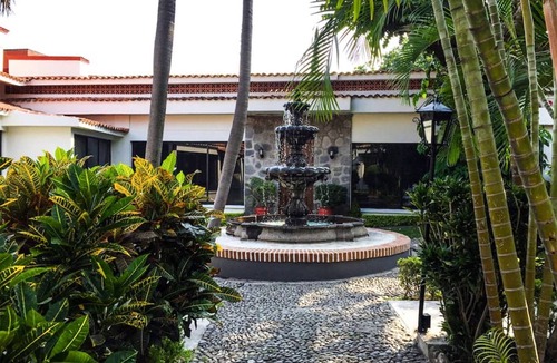 Tres de Mayo House | Beautiful and private Bungalow surrounded by trees