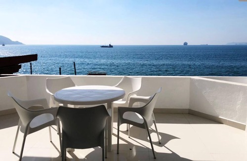 Manzanillo Apartment | BEAUTIFUL APARTMENT AT THE FOOT OF THE BEACH WITH TOTALLY NEW POOL