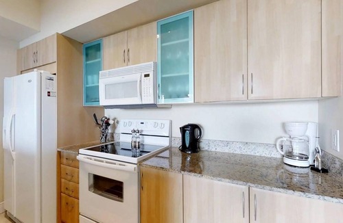 Sunny Isles Beach Apartment | Beautiful Asian retreat 2bd/2bth Apt. min to beach
