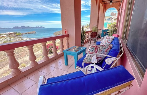 Caracol Turistico House | Beautiful beach home, breathtaking ocean views! Near marina, shops, restaurants