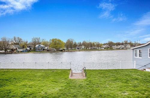 Linden Cottage | Beautiful boathouse with an all season hot tub, paddle boat and kayaks!