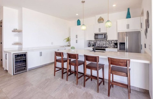 Cerritos Condo | Beautiful Boutique Residence by the Ocean's Edge