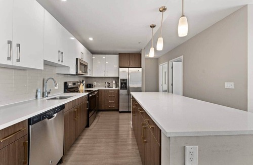 West End Apartment | Beautiful Centrally located 3 bedroom Apt