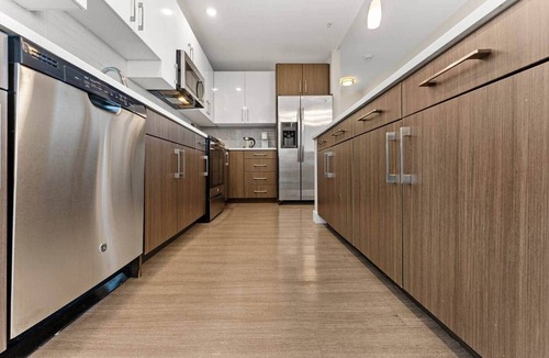 West End Apartment | Beautiful Centrally located 3 bedroom Apt
