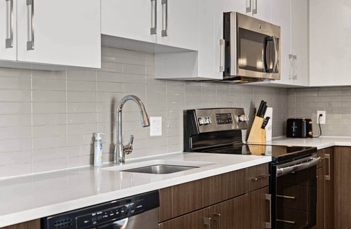 West End Apartment | Beautiful Centrally located 3 bedroom Apt