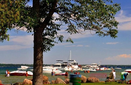Innisfil Cottage | Beautiful cottage 5 minutes from the main beach and very cozy