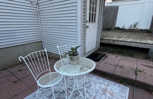 Sherwood Manor Apartment | Beautiful Escape. Bring your Pets!