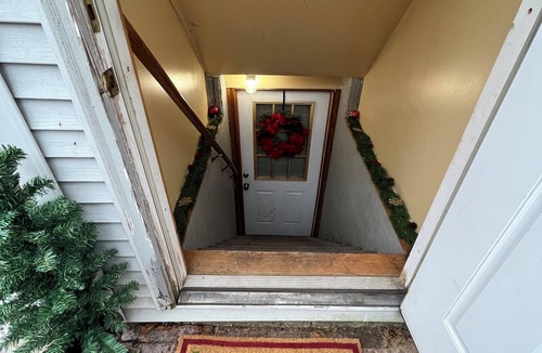 Sherwood Manor Apartment | Beautiful Escape. Bring your Pets!