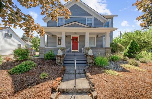 McMinnville House | Beautiful, Historic Home, heart of McMinnville.