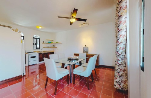 Proyecto escola Condo | Beautiful in town 3 Beds. 2 Bath one block from Malecon Casa de los Escritores 2