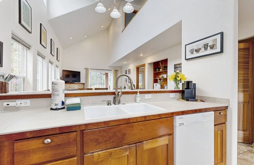 Rockaway Beach House | Beautiful lake-view home with hot tub, kayaks, & bike- two blocks to beach