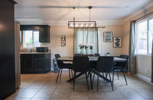 Vernon Apartment | Beautiful large Home. Just a few minutes from DTLA
