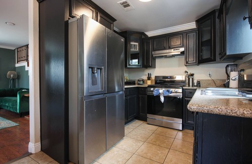 Vernon Apartment | Beautiful large Home. Just a few minutes from DTLA