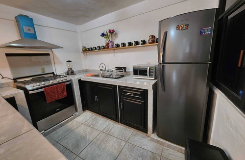 Los Reyes Apartment | Beautiful apartment just 45 min away from the airport with private parking