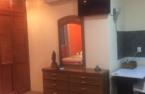 Medellin Hostel | Beautiful private room 9 minutes from the beach