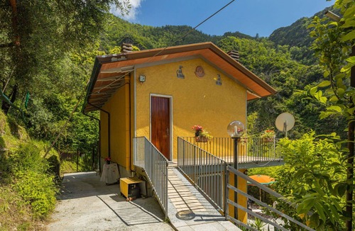 Montignoso House | Beautiful private villa for 4 people with TV, terrace and pets allowed