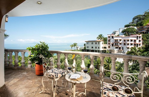 Conchas Chinas Condo | Beautiful & relaxing Condo Verde in prestigious Conchas Chinas