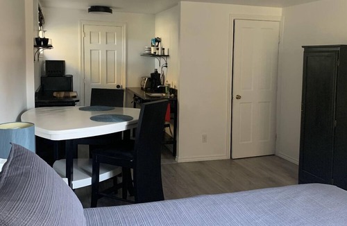 Sherbrooke Apartment | Beautiful renovated loft and very comfortable with all amenities