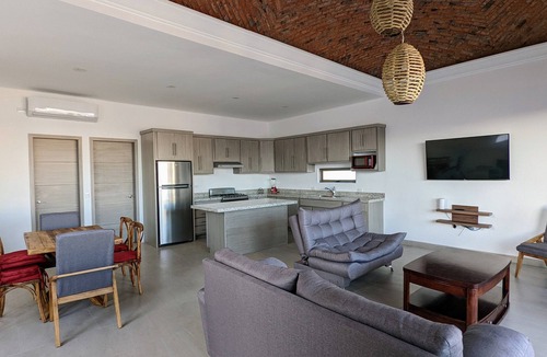 San Carlos House | Beautiful San Carlos Sunset House