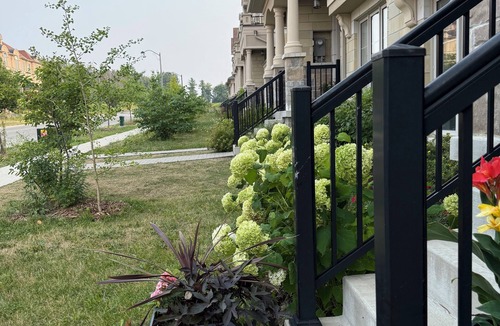 Vaughan House | Beautiful Urban Home in the Center of Vaughan