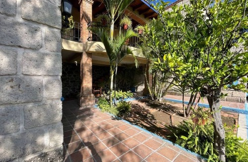 El Pueblito House | Beautiful Villa inside the Balvanera Golf Club!
