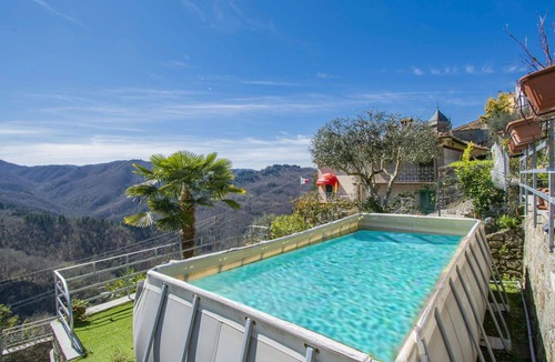 Casoli House | Beautiful villa for 7 people with private pool, WIFI, TV, terrace and pets allowed