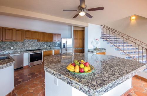 Conchas Chinas House | Beautiful Villa, Amazing Views in Upper Conchas Chinas, 6-9 Bedrooms