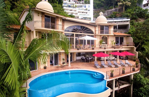 Conchas Chinas House | Beautiful Villa, Amazing Views in Upper Conchas Chinas, 6-9 Bedrooms