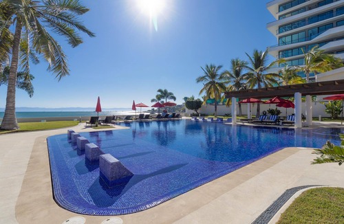 Bucerias Condo | BEAUTIFUL WATERFRONT CONDO IN BUCERIAS! Well equipped with exceptional views