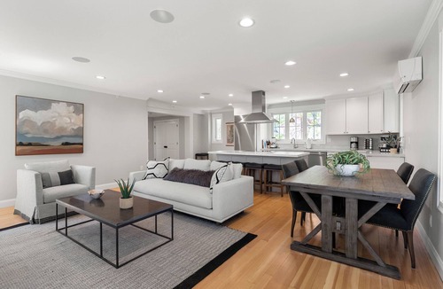 Andover Apartment | Beautifully Appointed 3-Bedroom Apartment w/Roofdeck, Central Andover location