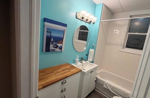 Sudbury House | Beautifully Centered Short stay