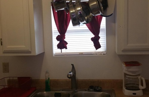 McAllen House | Best Centrally Located McAllen 2 bedroom Guesthouse