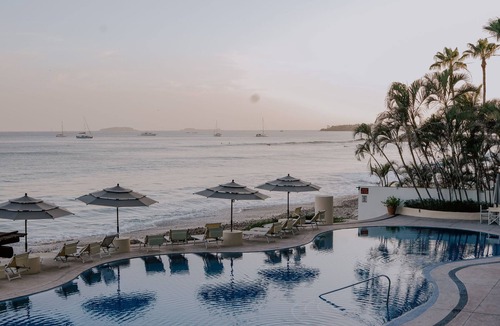 Emiliano Zapata Condo | Best value ! Luxury Beach Front Condo