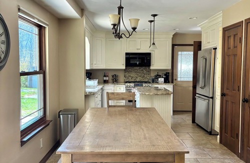 Union House | Between Ark & Creation Museum: A Nature-Rich Escape with Breathtaking Views