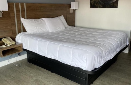 Aberdeen Hotel | Beverly Hills Inn
