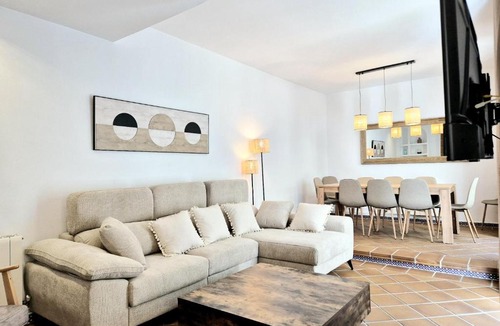 San Pedro Apartment | BHost - Palace