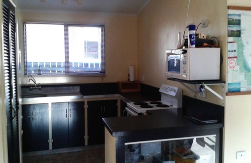 Te Kaha House | BIG FISH BACH close to beaches and excellent fishing