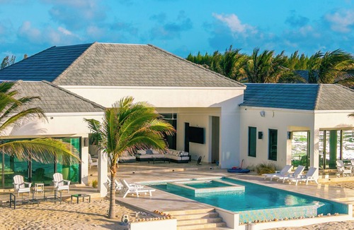 Alice Town House | Bimini Beach Bungalows; Luxurious Oceanfront 6-bed 12 bed Estate - private beach
