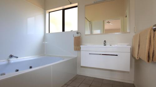 Pukekohe Hotel | Bk's Counties Motor Lodge