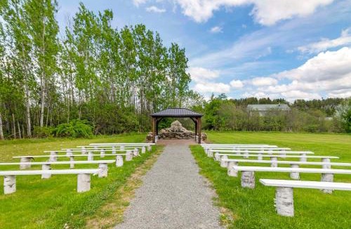 Orono Hotel | Black Bear Inn, an Ascend Collection Hotel