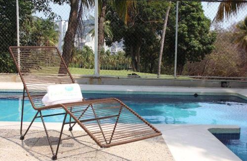 Club Deportivo Apartment | BLISSFUL ACATOWN BEACH PENTHOuSE