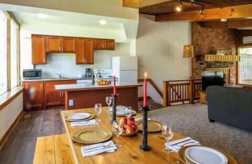 The Blue Mountains Cottage | Blue Mountain Cottage, Private Beach Access, BBQ
