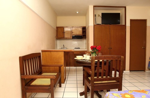 Zona Dorada Hostel | Blue Pacific Suites